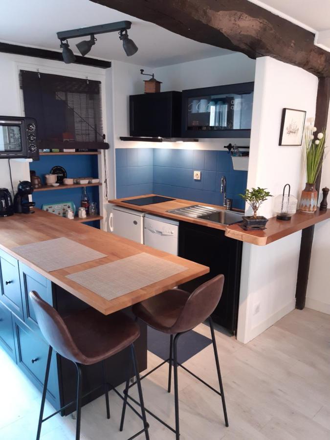 Appartement Haute Ville meublé avec cour privative Granville Extérieur photo