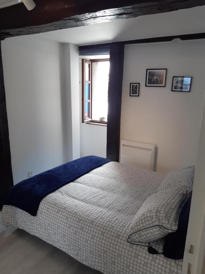 Appartement Haute Ville meublé avec cour privative Granville Extérieur photo