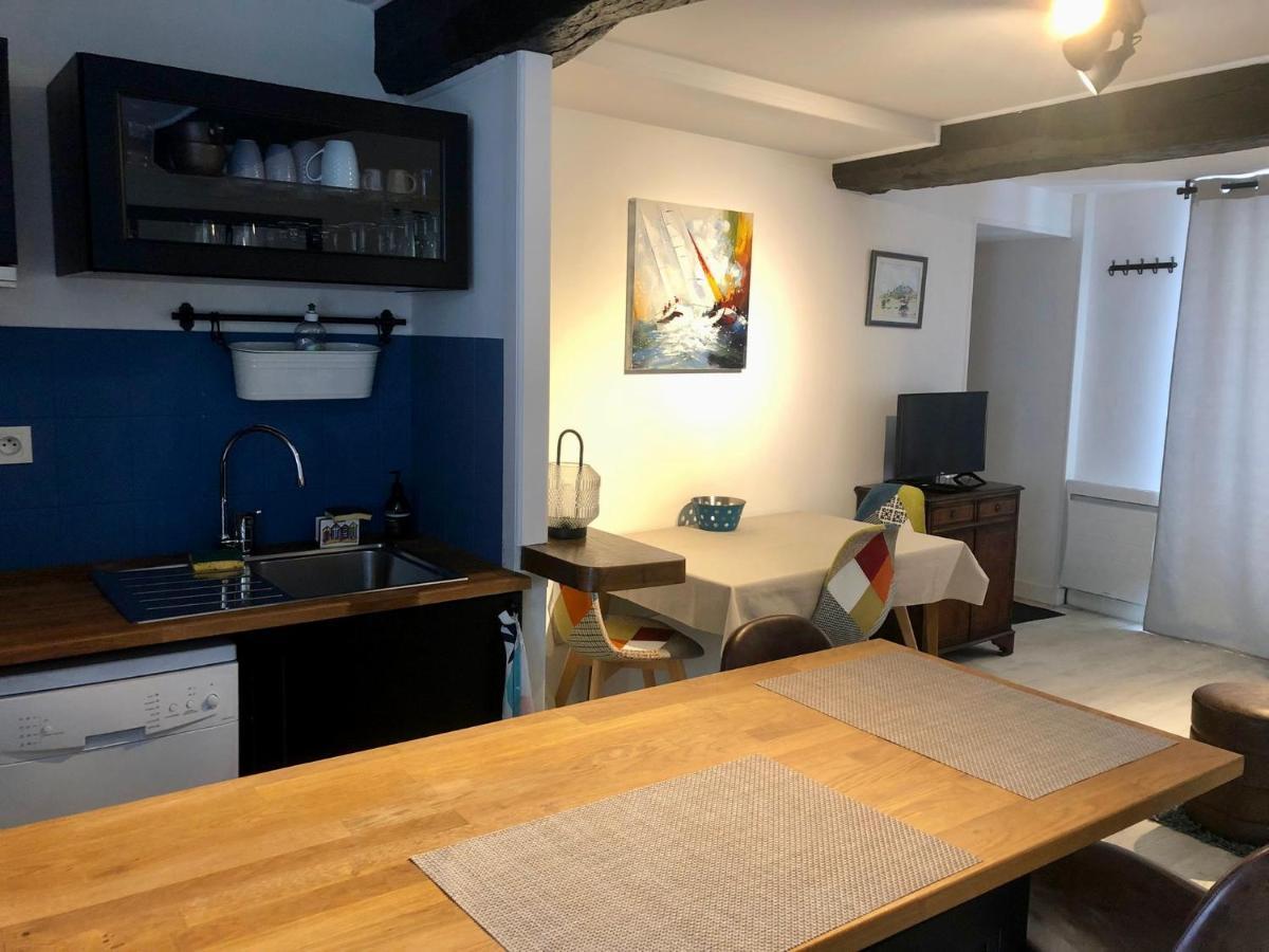 Appartement Haute Ville meublé avec cour privative Granville Extérieur photo